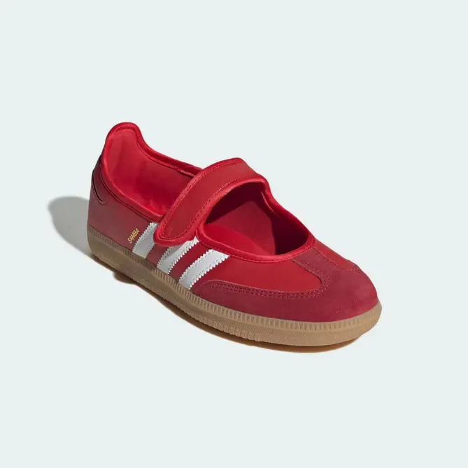 color:Red